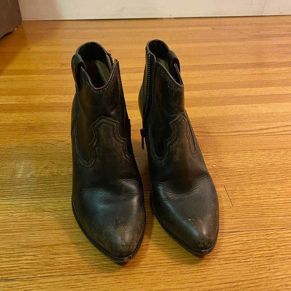 Frye ankle boots. Size 7. - Picture 2 of 6
